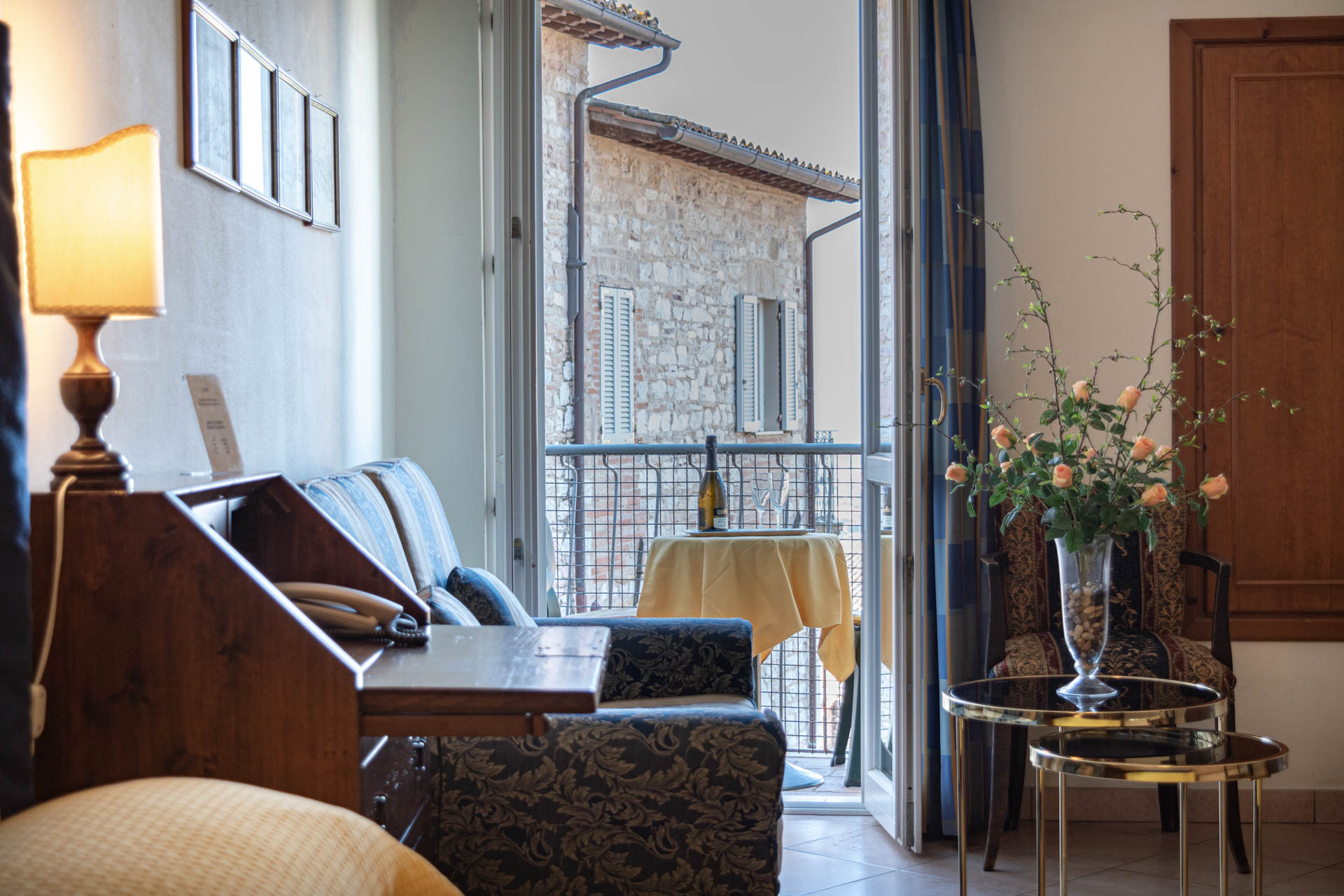 Camera doppia standard - Panoramica della stanza | Hotel Umbra tre stelle nel centro storico di Assisi